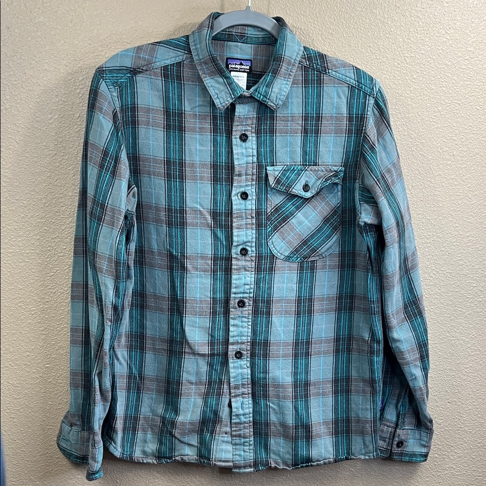 PATAGONIA Plaid Button-Up Shirt